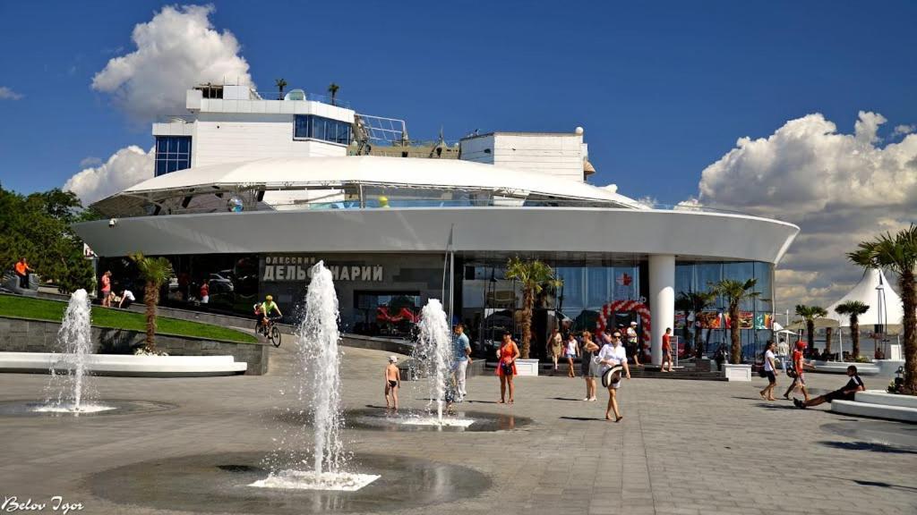 Красивая Квартира В Центре Одессы Odesa Exterior foto